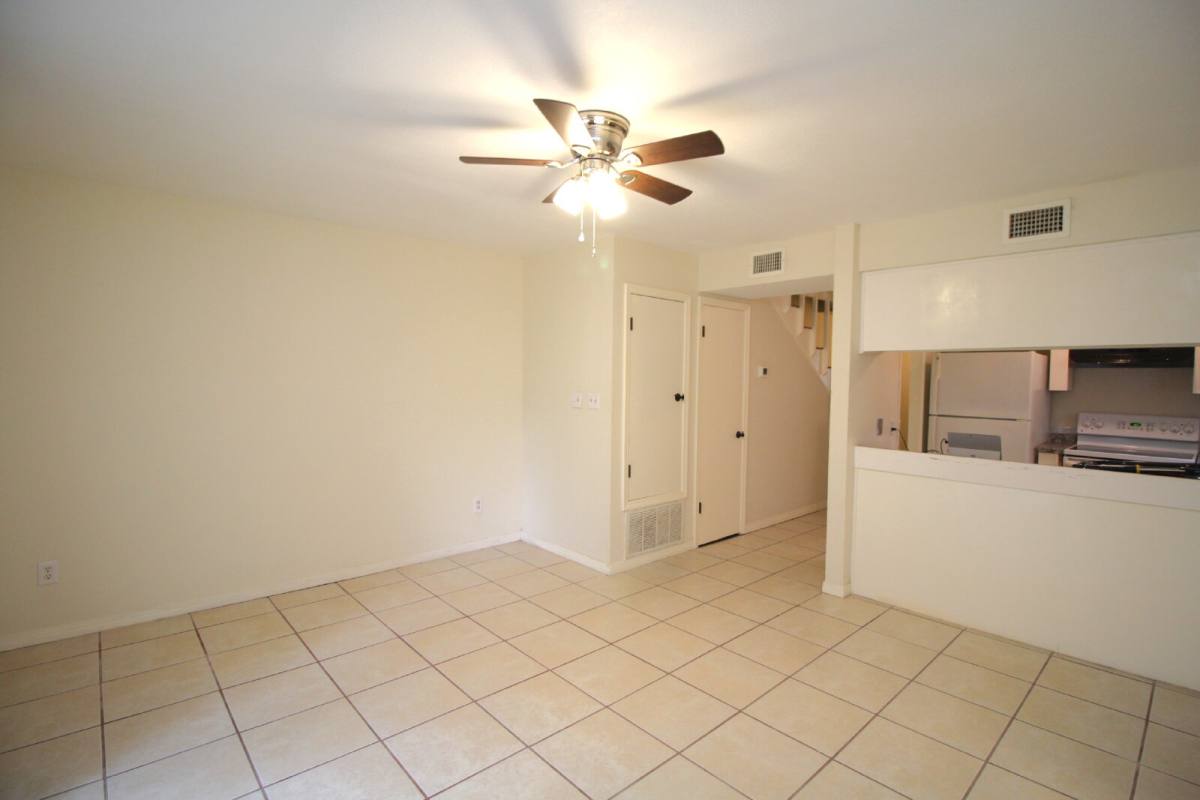 Townhouse for rent at 316 Teakwood Circle, Pensacola, FL 32506