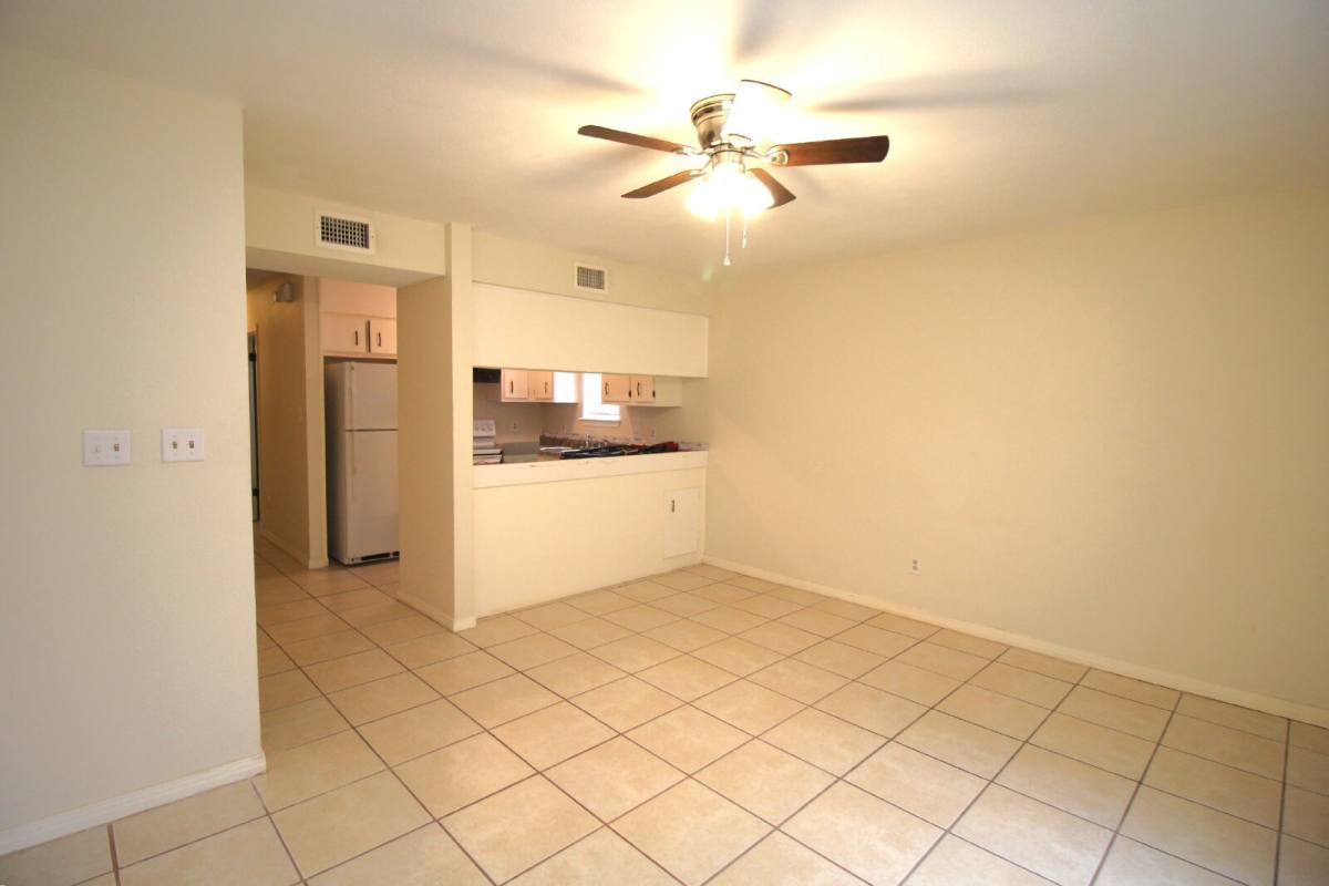 Townhouse for rent at 316 Teakwood Circle, Pensacola, FL 32506