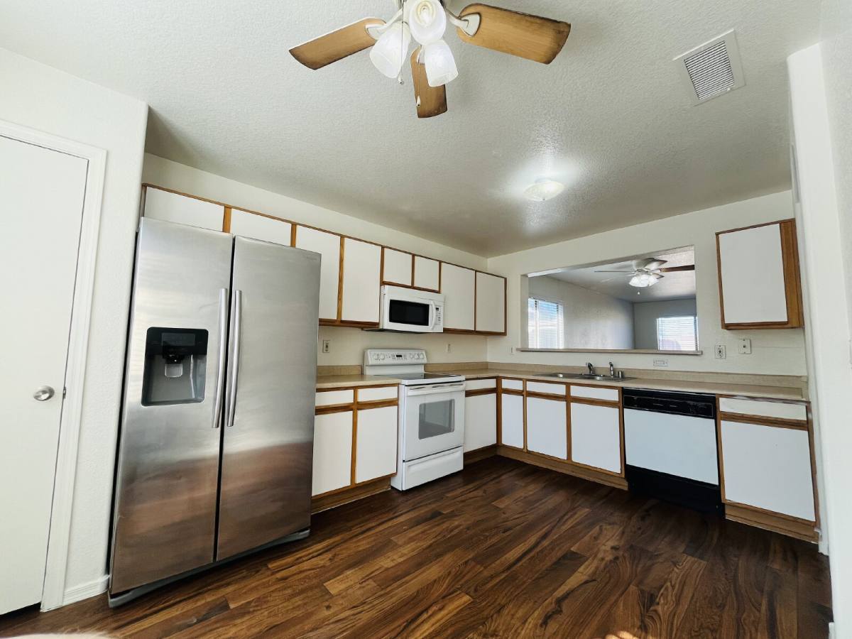 House for rent at 7332 N 70th Dr, Glendale, AZ 85303