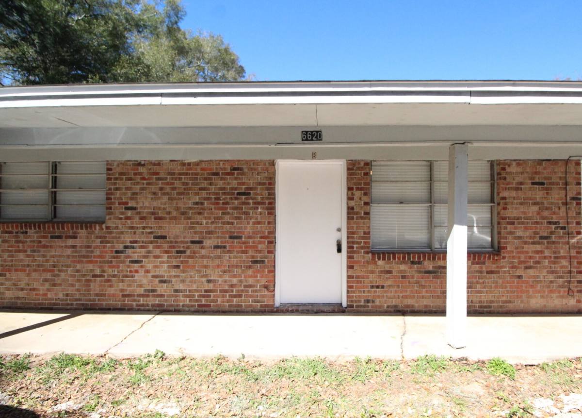Apartment for rent at 6620 Applegate St, Milton, FL 32570
