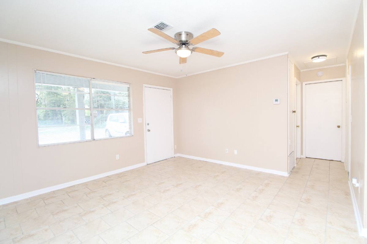 Apartment for rent at 6620 Applegate St, Milton, FL 32570