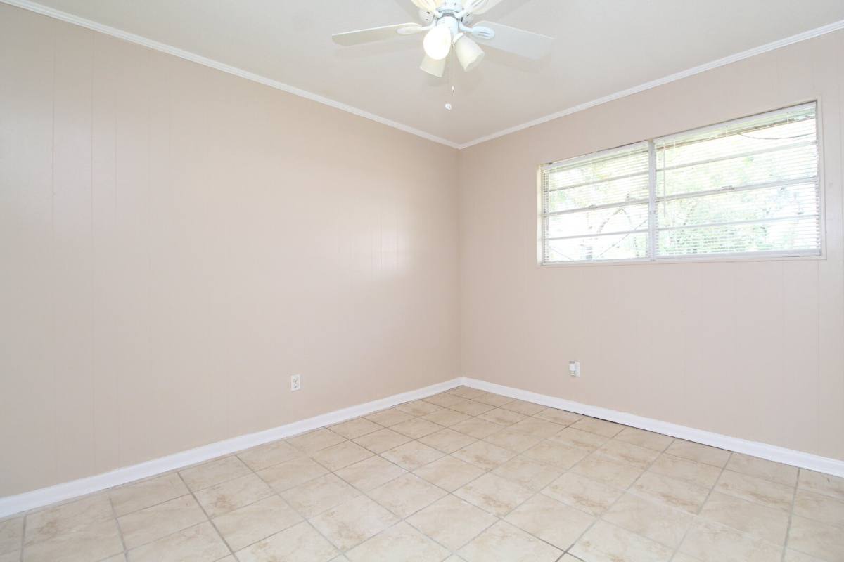 Apartment for rent at 6620 Applegate St, Milton, FL 32570