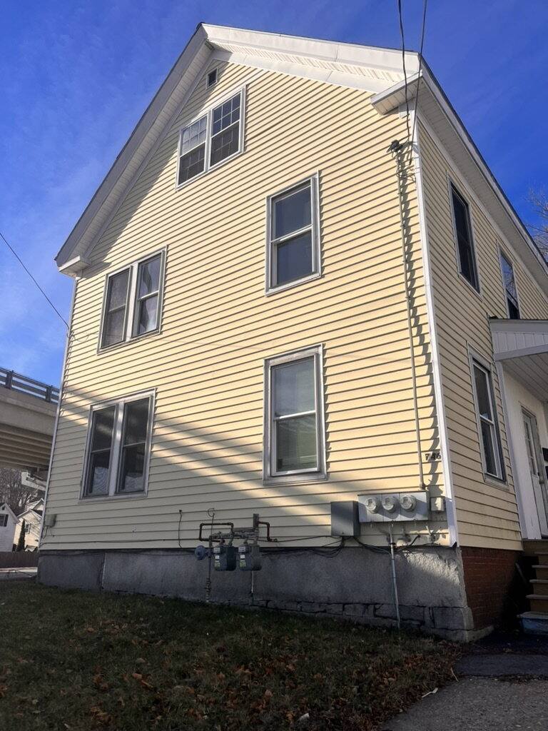 Apartment for rent at 746 Middle St #1, Bath, ME 04530