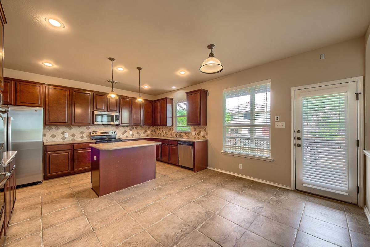 House for rent at 914 Armour Dr, Cibolo, TX 78108
