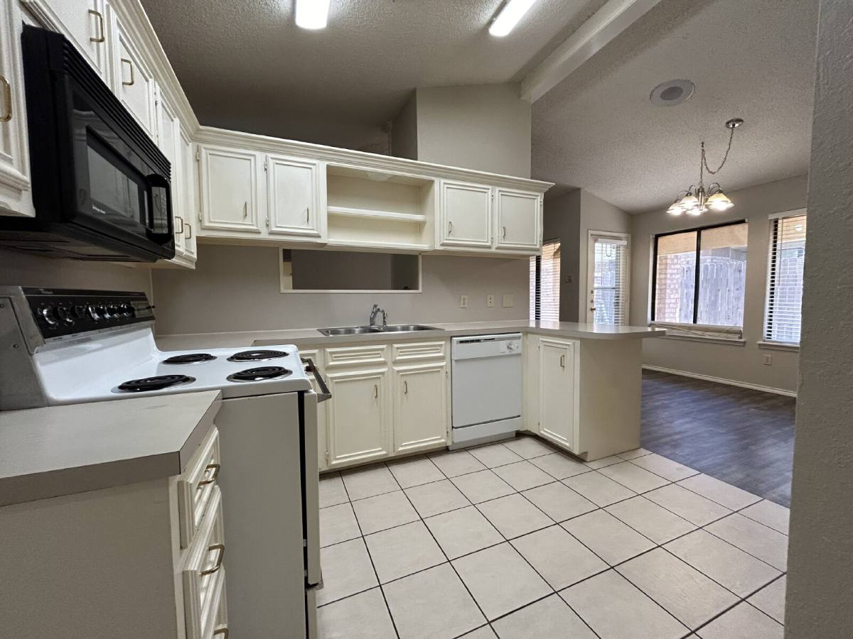 Townhouse for rent at 6708 Frankford Ave, Lubbock, TX 79424