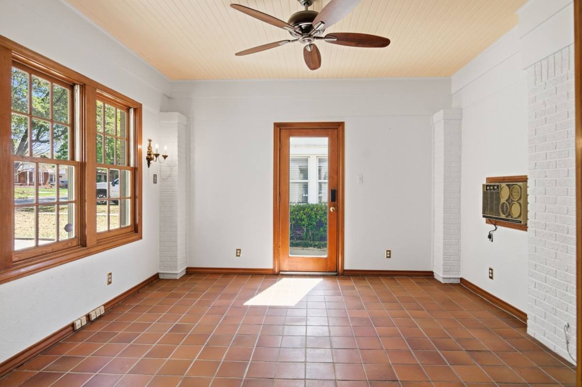 House for rent at 2516 Shirley Ave, Fort Worth, TX 76109