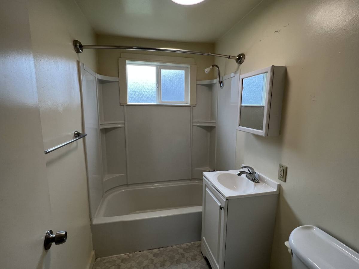 Apartment for rent at 180 E 29th Ave, Eugene, OR 97405
