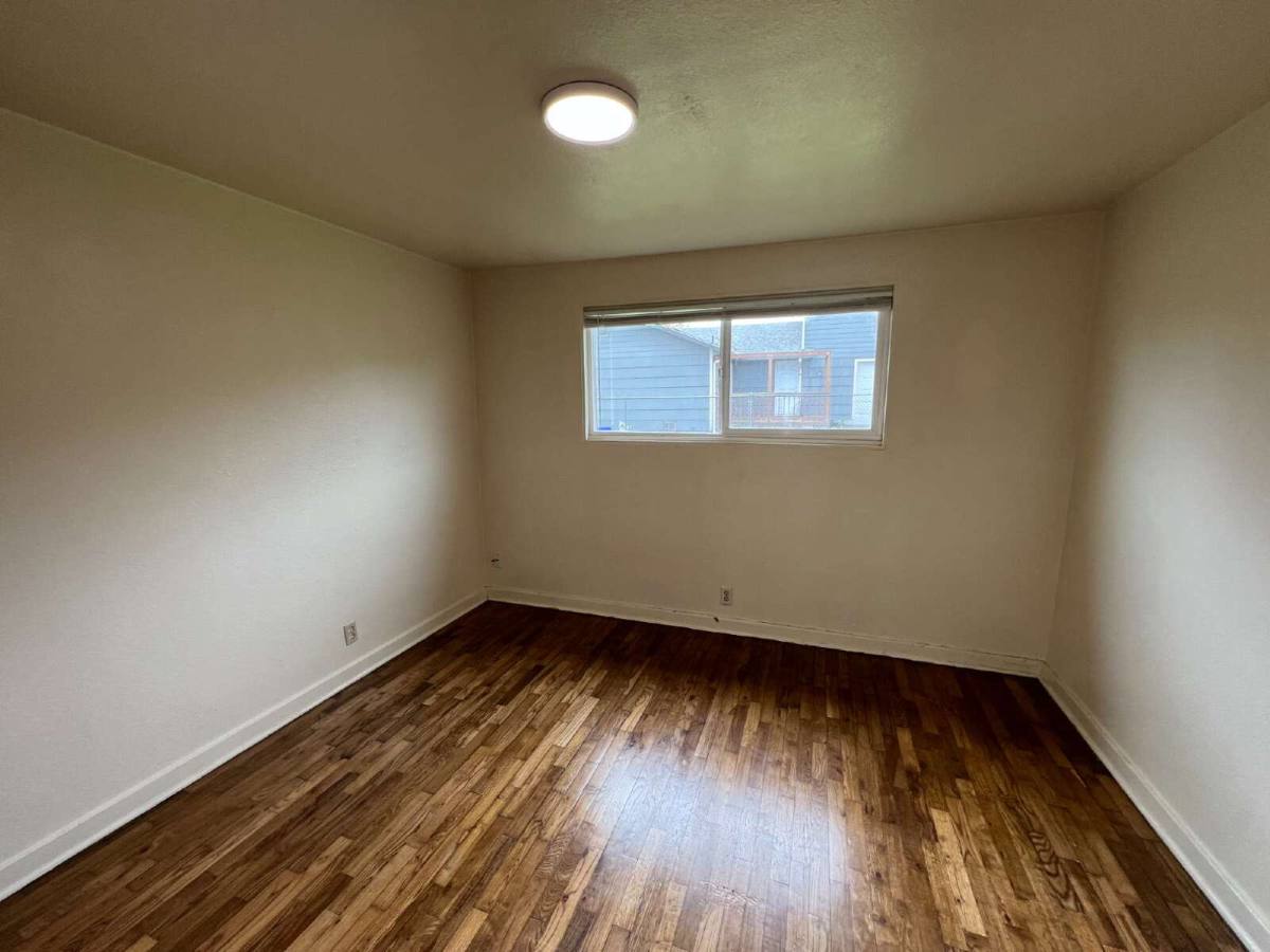 Apartment for rent at 180 E 29th Ave, Eugene, OR 97405