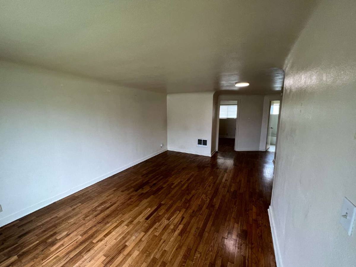 Apartment for rent at 180 E 29th Ave, Eugene, OR 97405