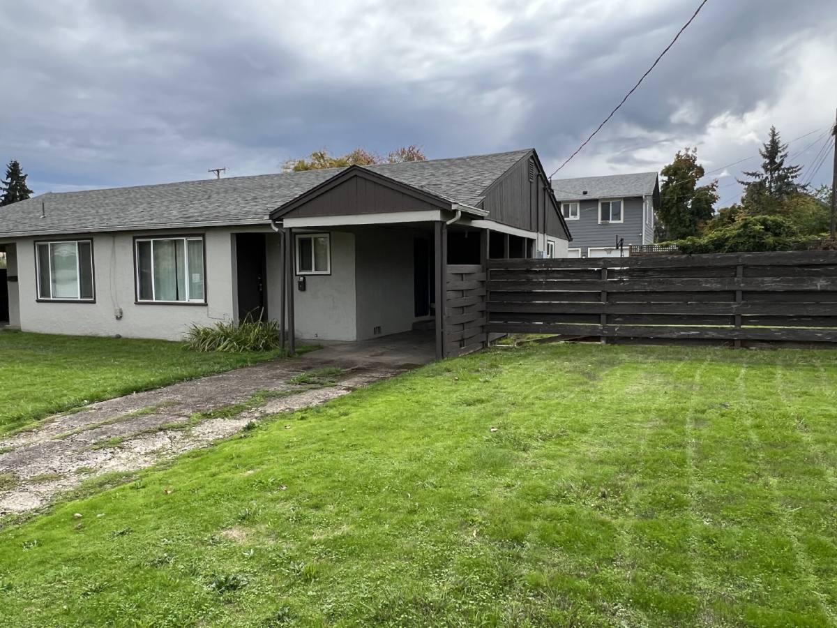 Apartment for rent at 180 E 29th Ave, Eugene, OR 97405
