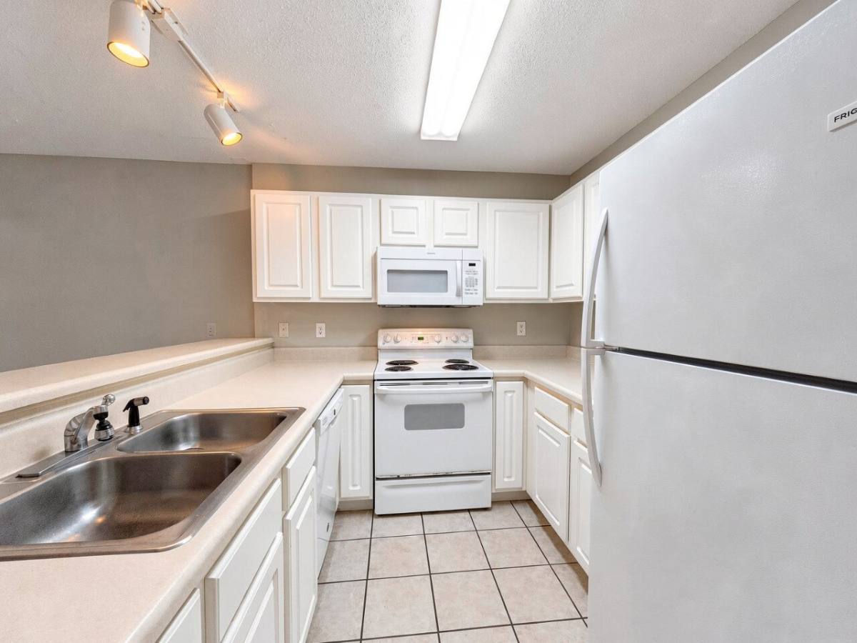 Townhouse for rent at 954 Scenic Oak Lane, Fort Walton Beach, FL 32547