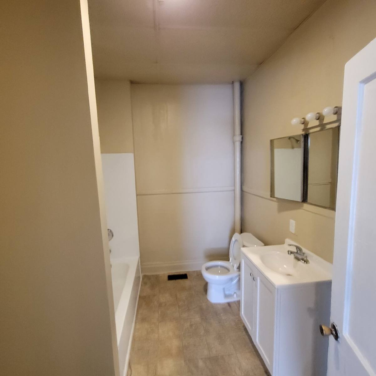 House for rent at 237 Eastern Ave, Indianapolis, IN 46201