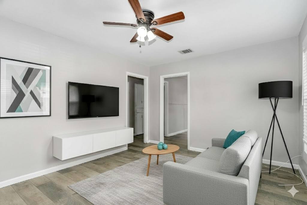 Townhouse for rent at 122 Ramsey St, Cleburne, TX 76031