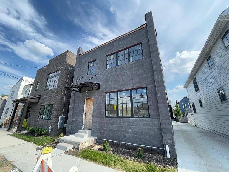 House for rent at 287 E Greenwood Ave, Columbus, OH 43201