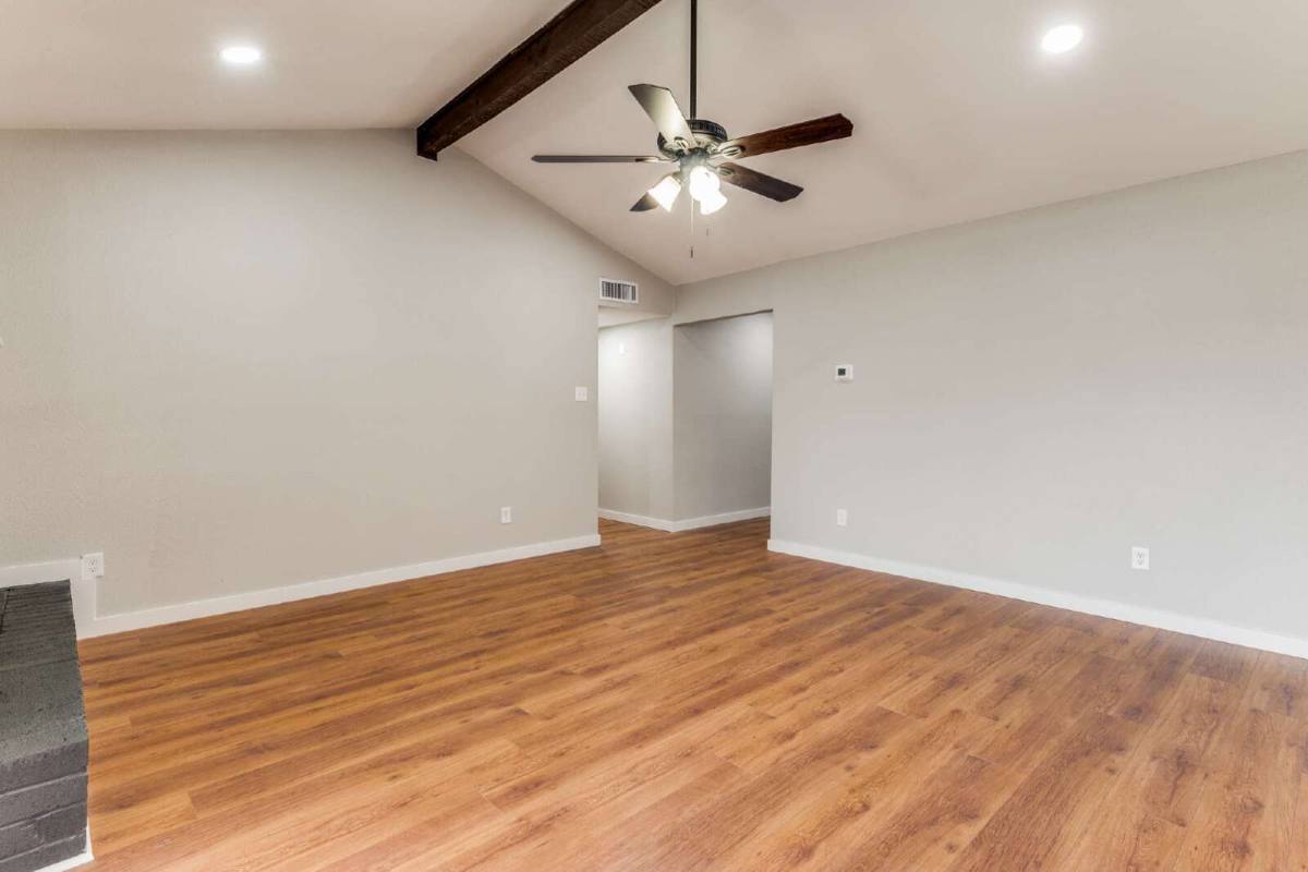 House for rent at 614 Brian Dr, Grand Prairie, TX 75052