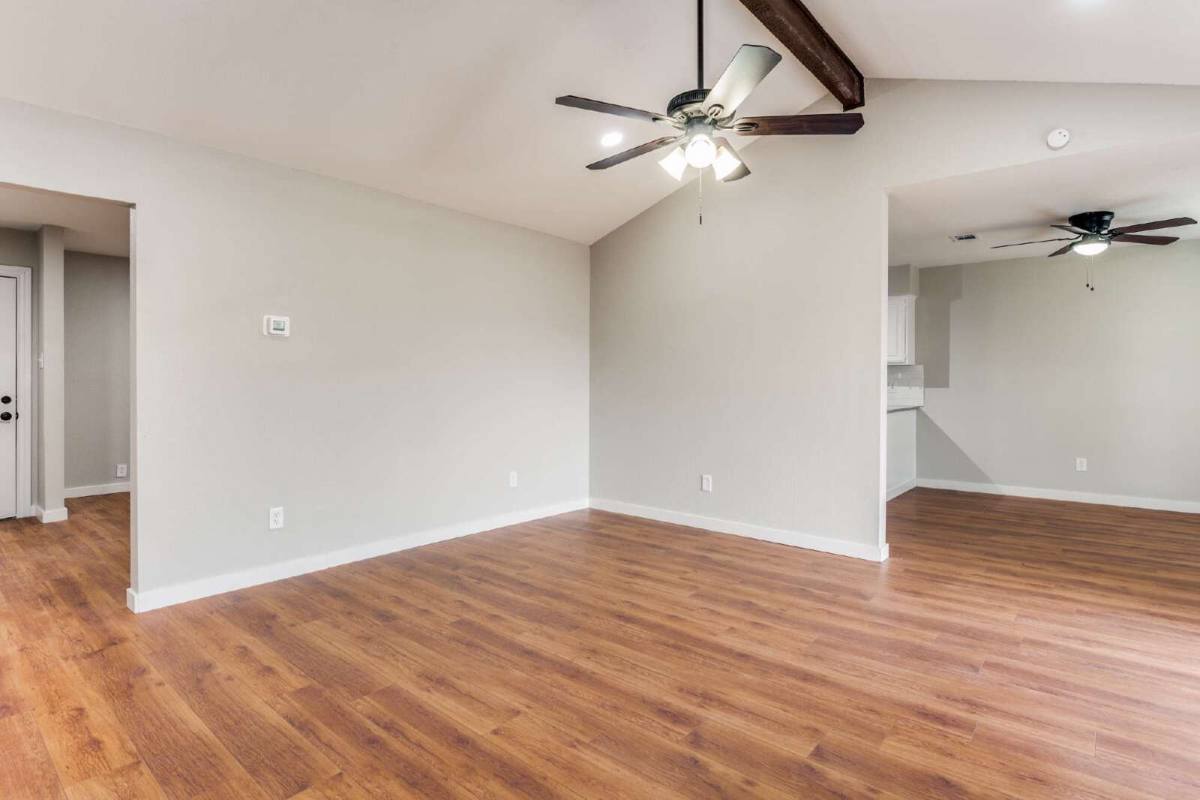 House for rent at 614 Brian Dr, Grand Prairie, TX 75052