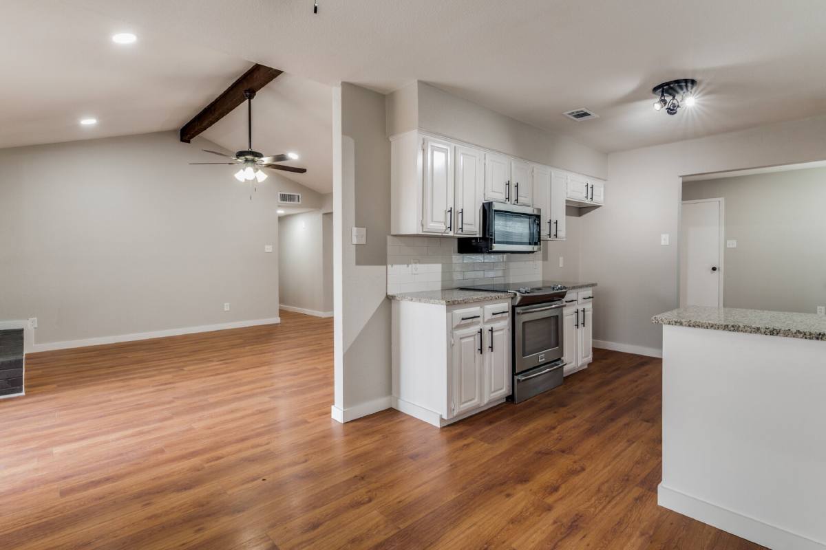 House for rent at 614 Brian Dr, Grand Prairie, TX 75052
