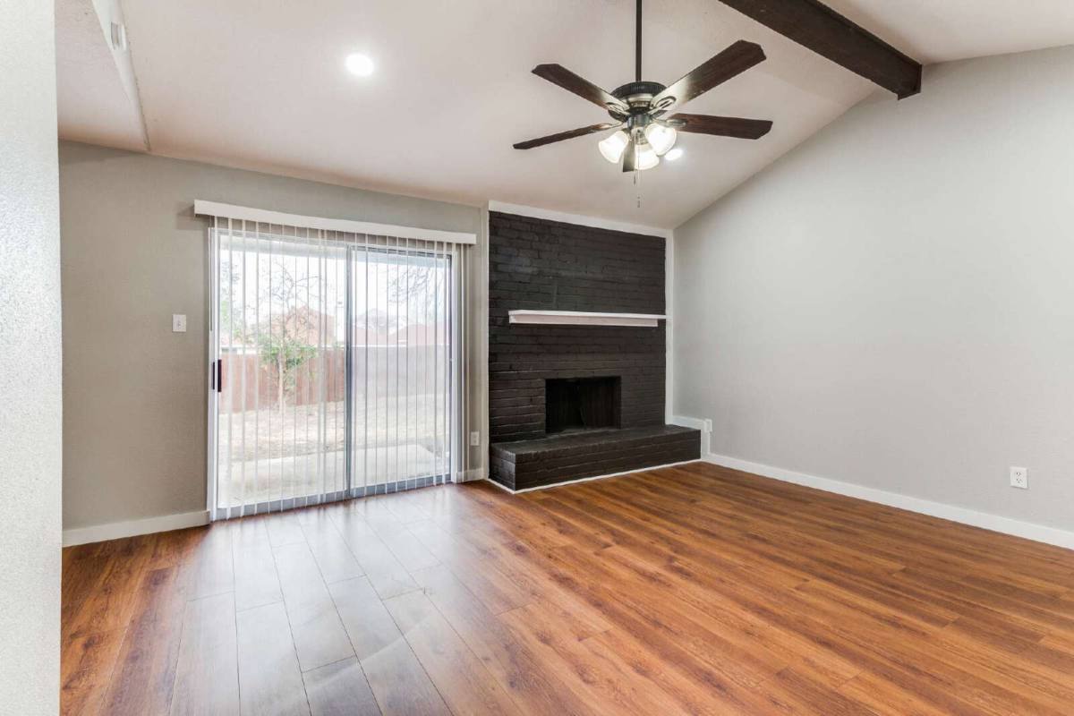 House for rent at 614 Brian Dr, Grand Prairie, TX 75052