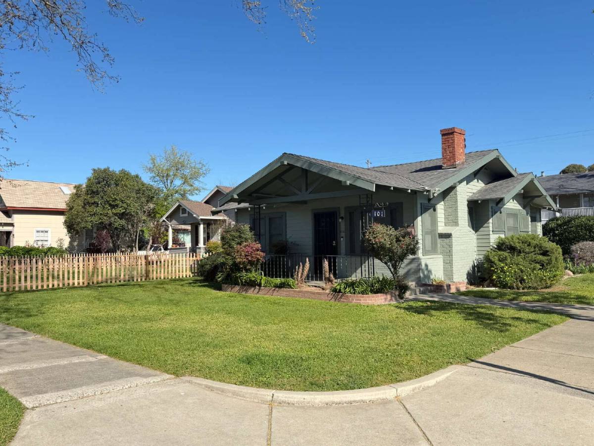 House for rent at 101 W 18th St, Merced, CA 95340