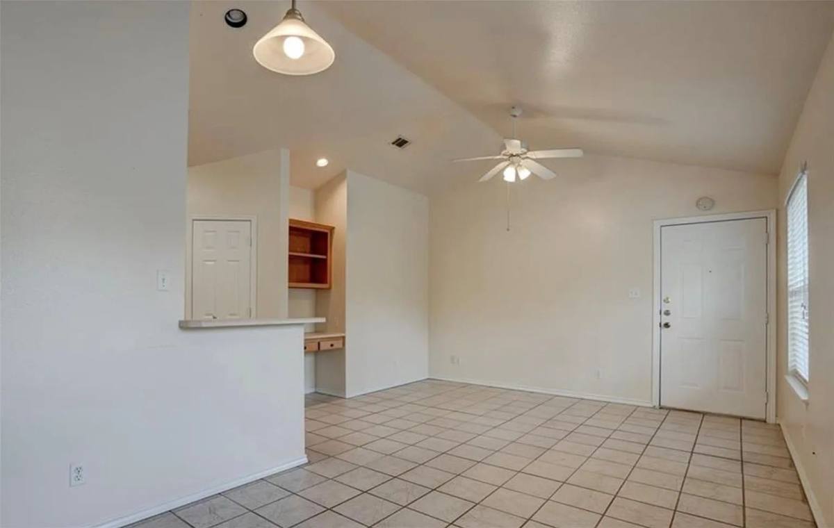Apartment for rent at 427 Lindsey St #111, San Marcos, TX 78666