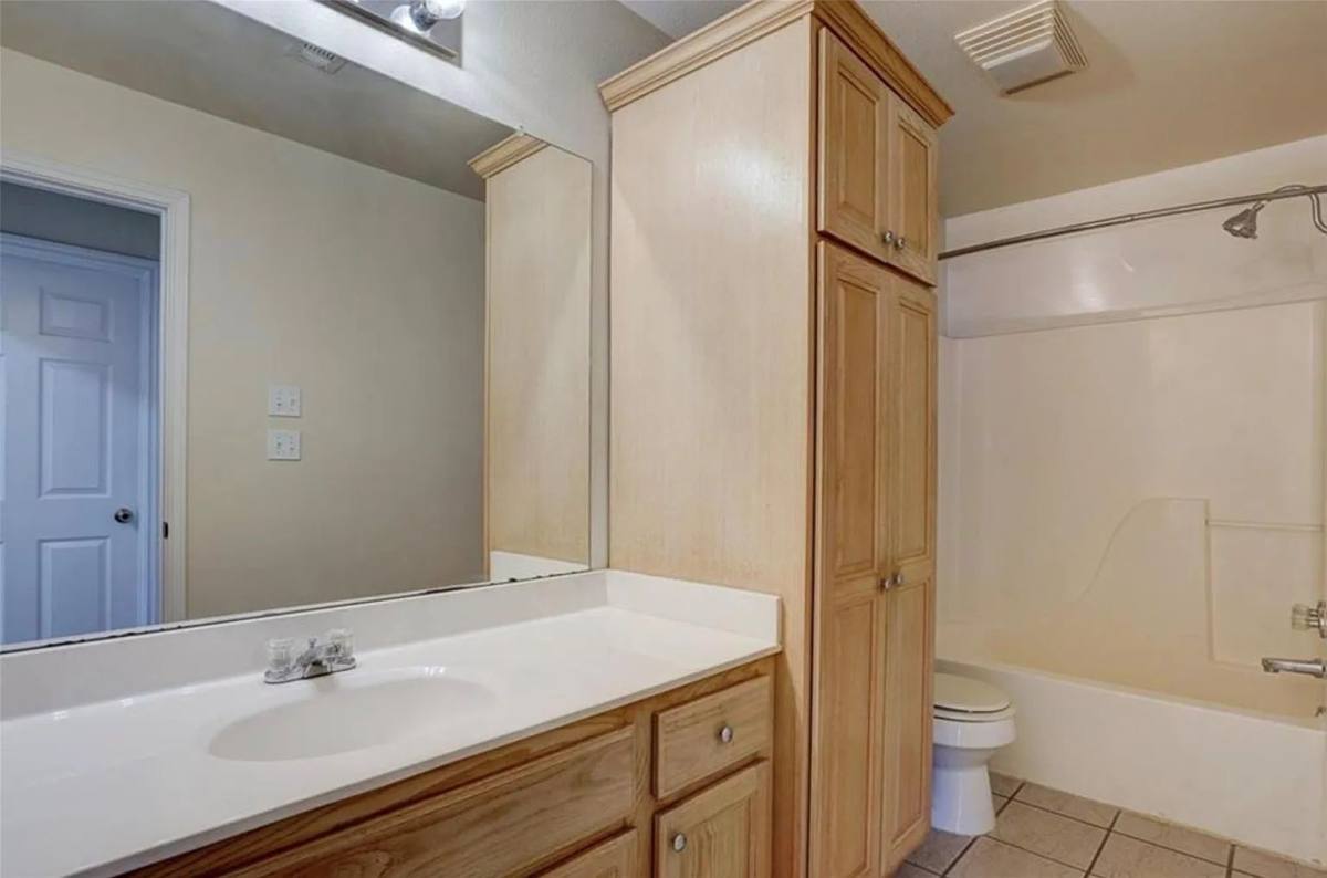 Apartment for rent at 427 Lindsey St #111, San Marcos, TX 78666