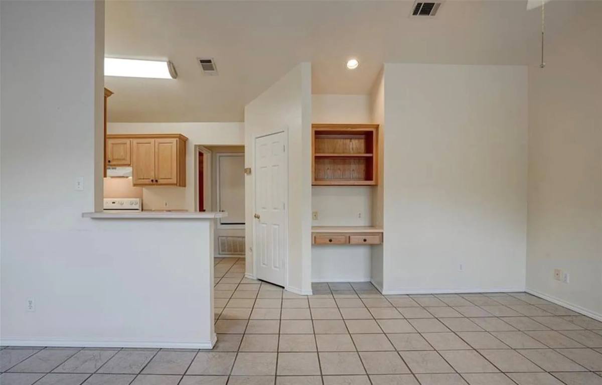 Apartment for rent at 427 Lindsey St #111, San Marcos, TX 78666