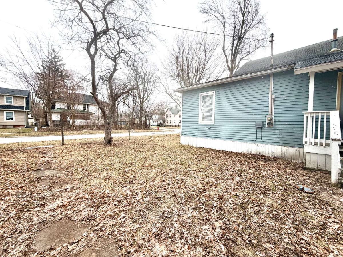 House for rent at 627 N Webster St, Saginaw, MI 48602