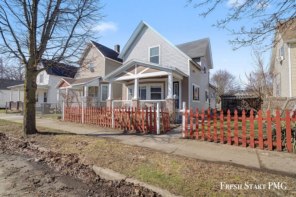 House for rent at 1113 Alpine Ave NW, Grand Rapids, MI 49504