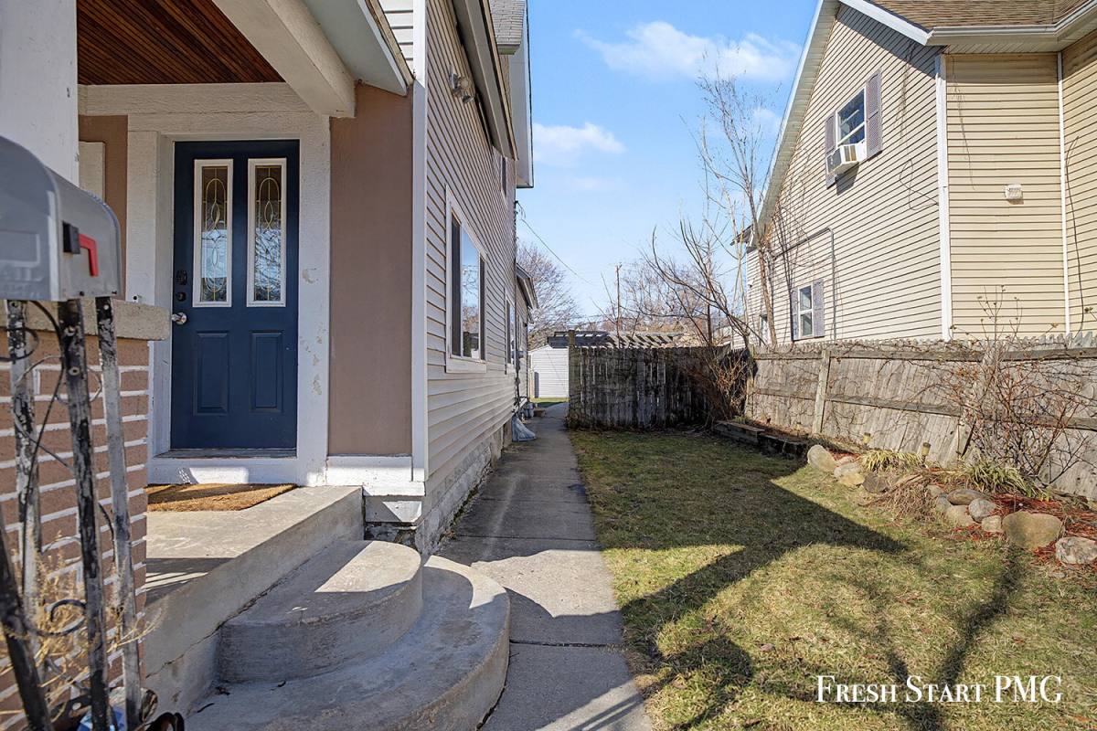 House for rent at 1113 Alpine Ave NW, Grand Rapids, MI 49504