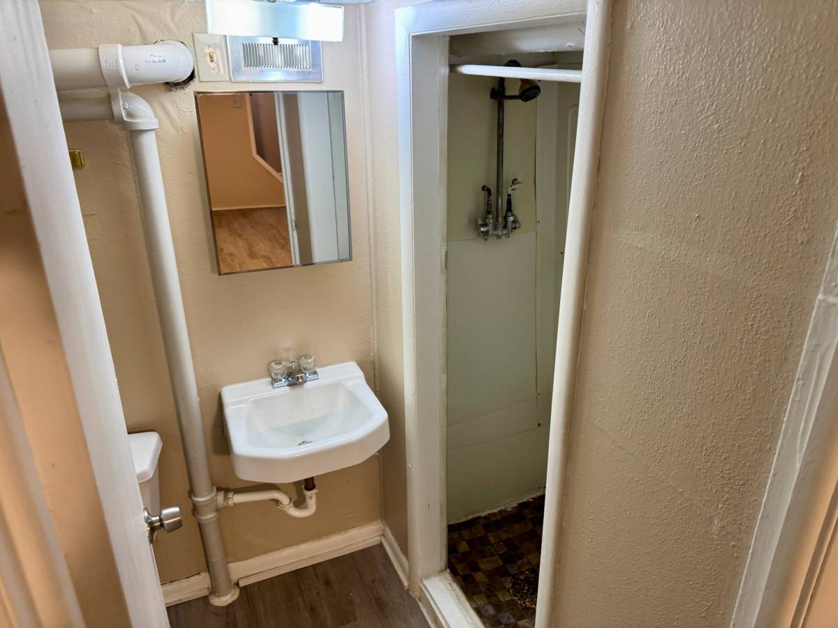 Apartment for rent at 914 8th Ave #5, Saint Cloud, MN 56301