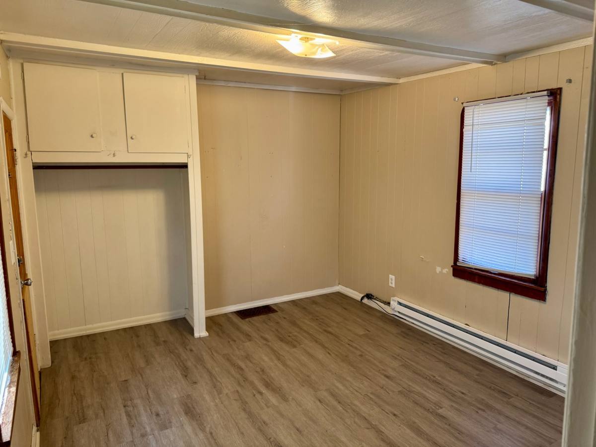 Apartment for rent at 914 8th Ave #5, Saint Cloud, MN 56301