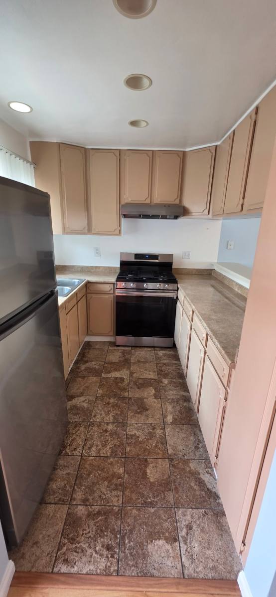 Apartment for rent at 125 Olive St #103, Glendale, CA 91206