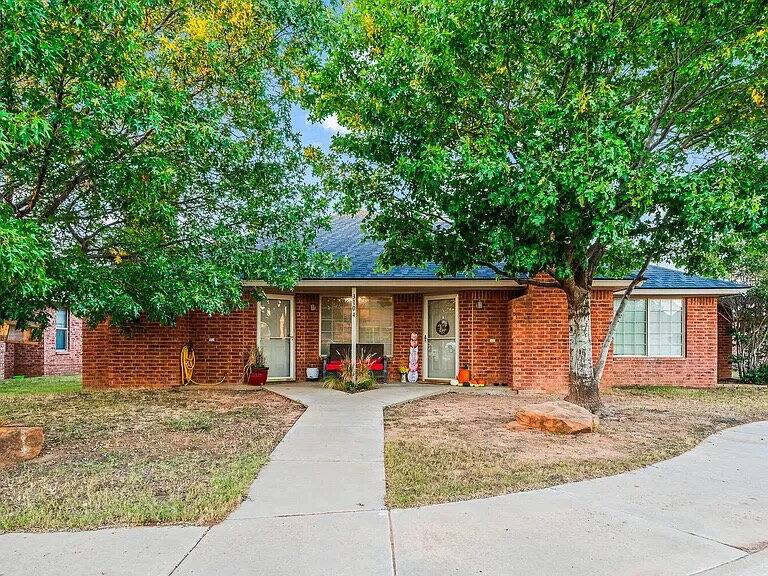 Townhouse for rent at 3104 110th St #A, Lubbock, TX 79423