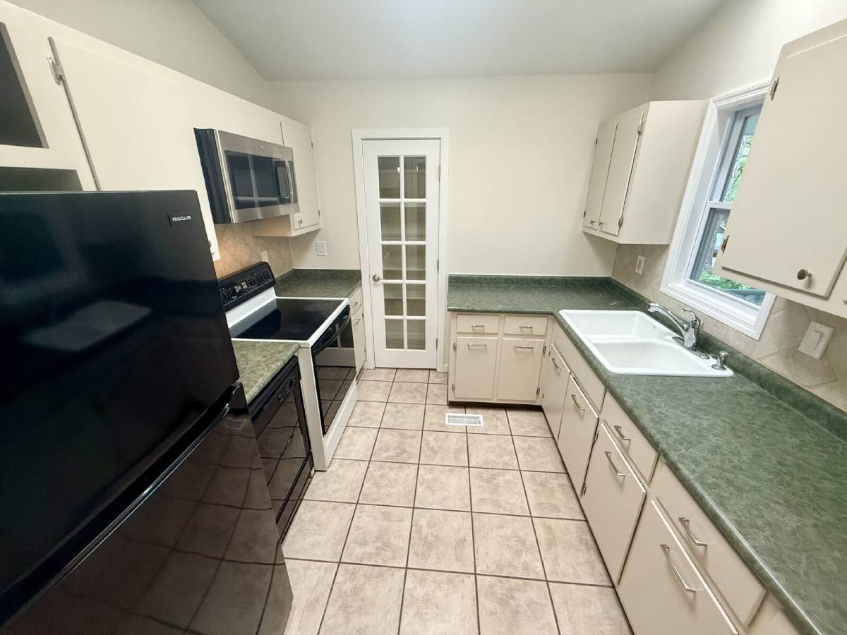 House for rent at 5761 Waterwood Dr, Fayetteville, NC 28314