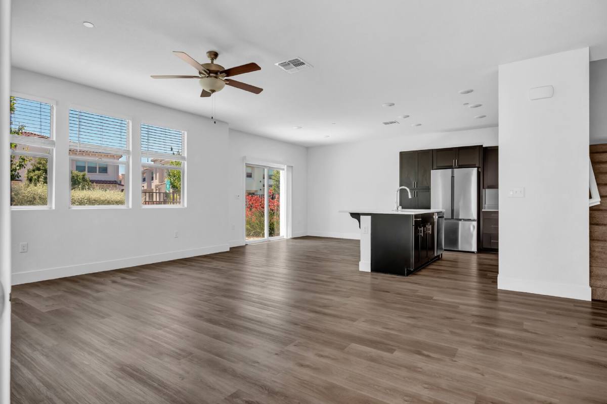 Townhouse for rent at 5301 E Commerce Way #34103, Sacramento, CA 95835