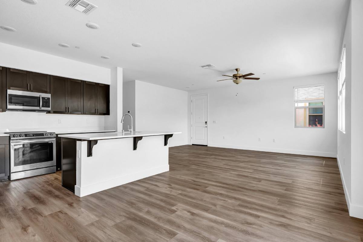 Townhouse for rent at 5301 E Commerce Way #34103, Sacramento, CA 95835