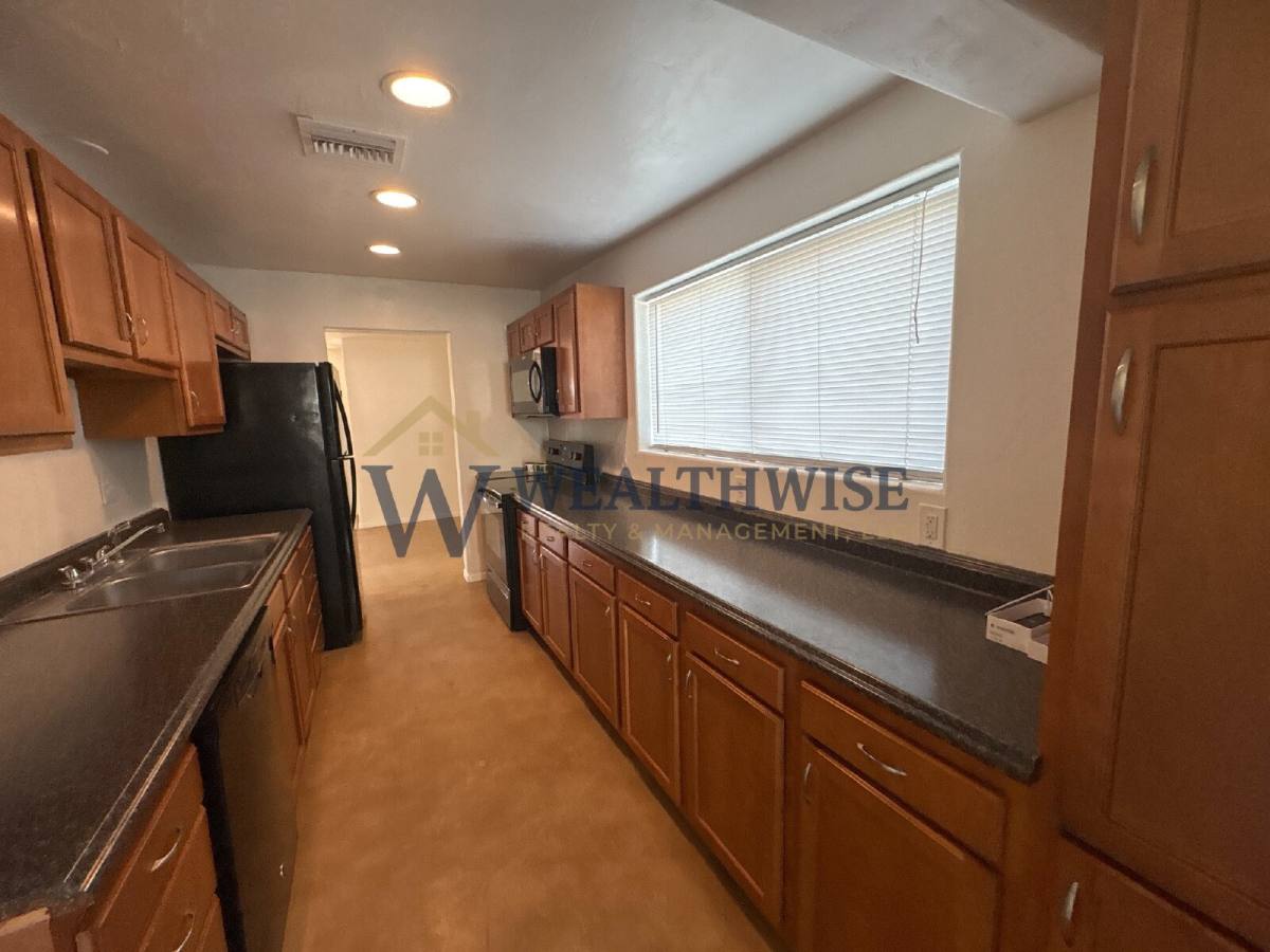 Townhouse for rent at 216 E Waverly St, Tucson, AZ 85705