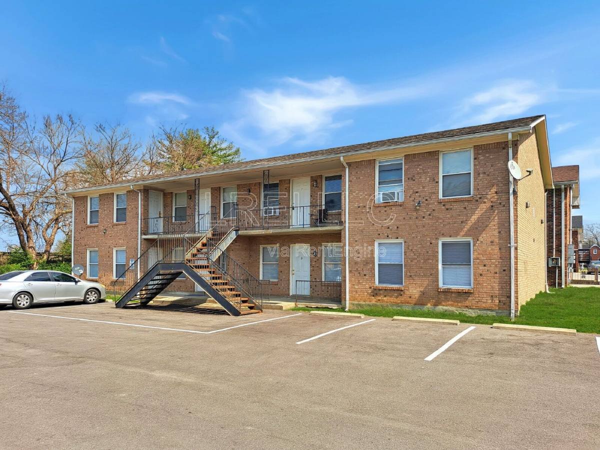 Apartment for rent at 4311 Norbrook Dr, Louisville, KY 40218