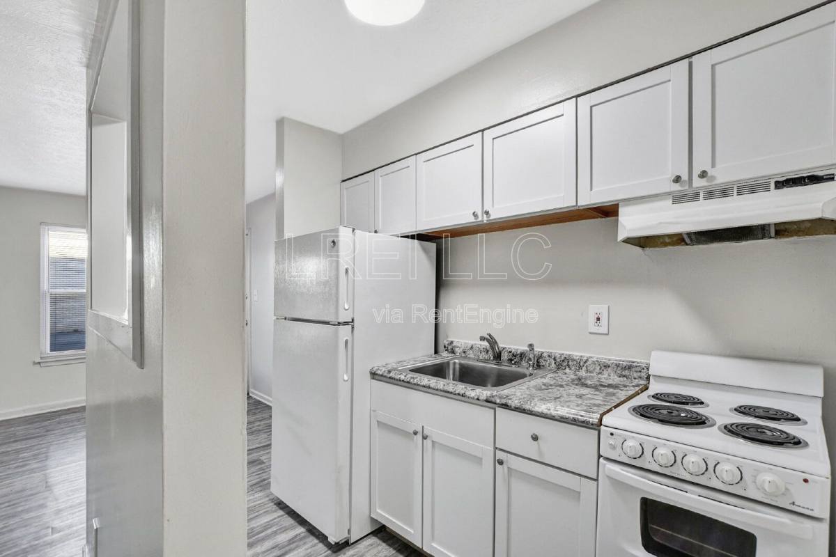 Apartment for rent at 4311 Norbrook Dr, Louisville, KY 40218