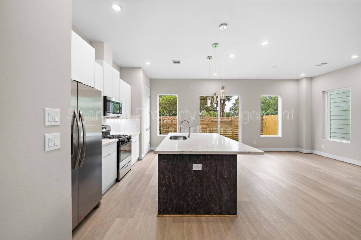 Apartment for rent at 24 Bucan St #C, Houston, TX 77076