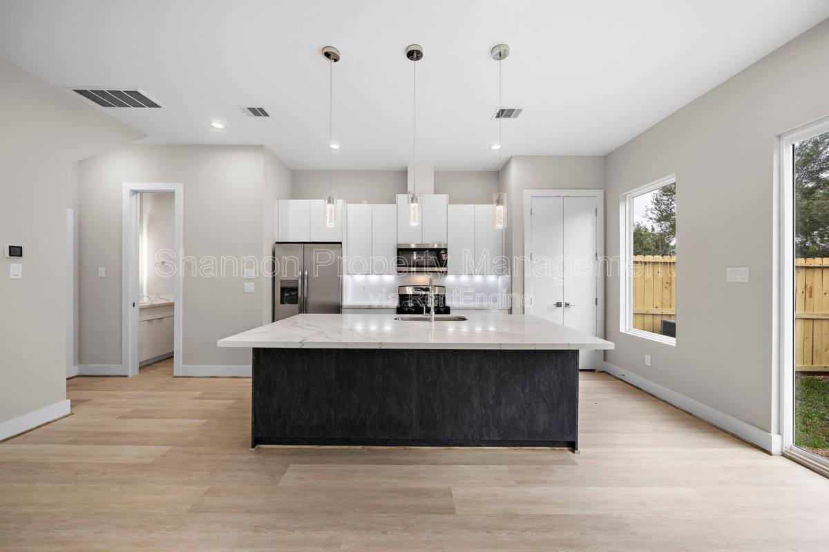 Apartment for rent at 24 Bucan St #C, Houston, TX 77076