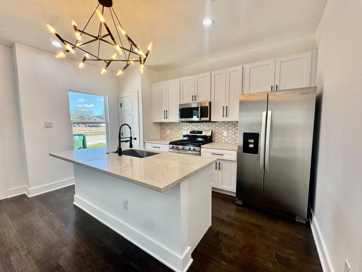Apartment for rent at 6928 Paris St, Houston, TX 77021