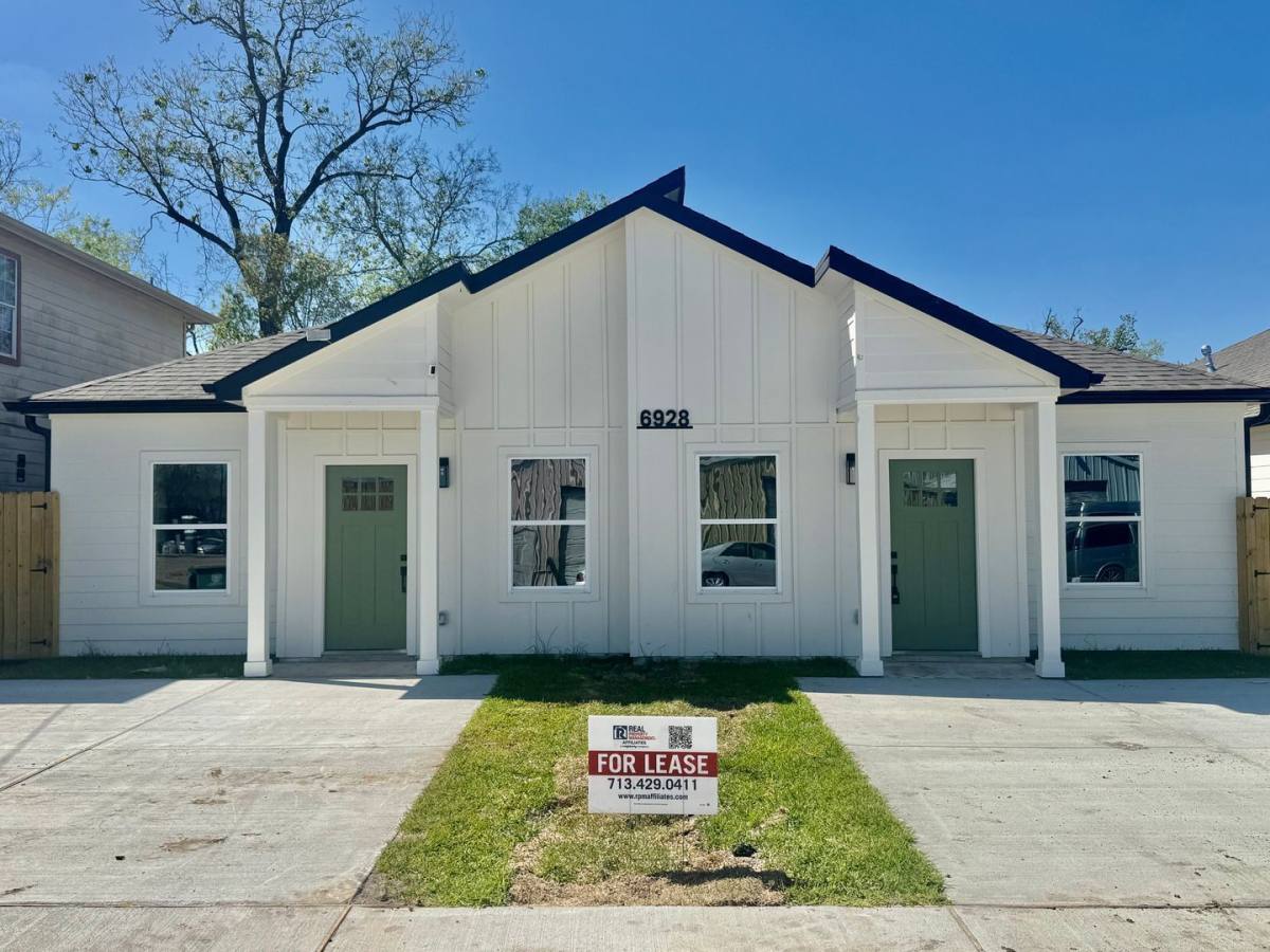 Apartment for rent at 6928 Paris St, Houston, TX 77021