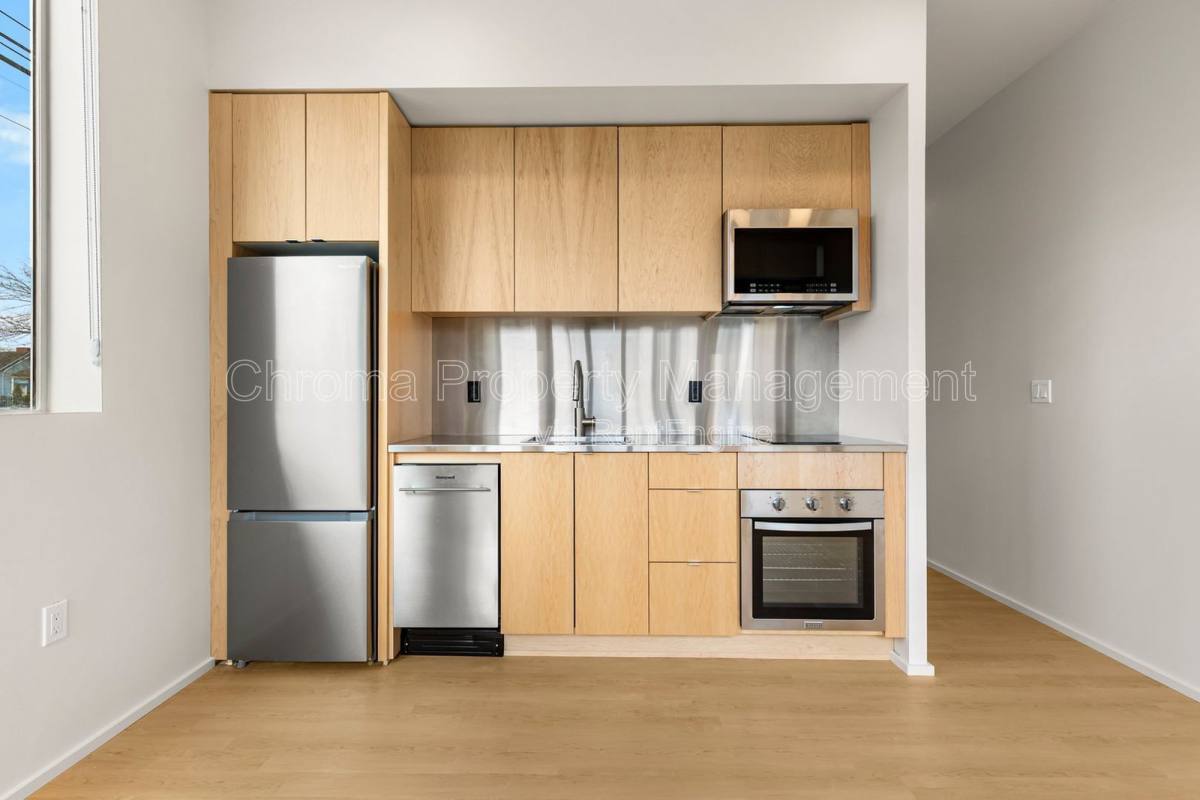 Apartment for rent at 7480 N Delaware Ave, Portland, OR 97217