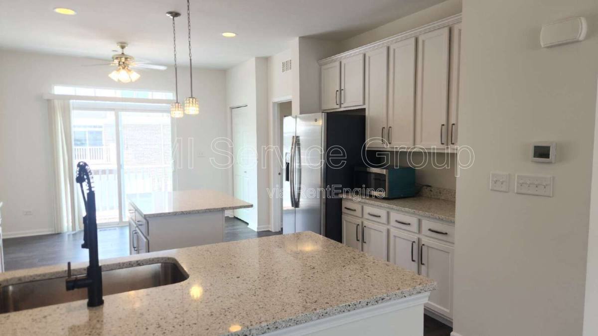 Townhouse for rent at 4444 Monroe Court, Naperville, IL 60564