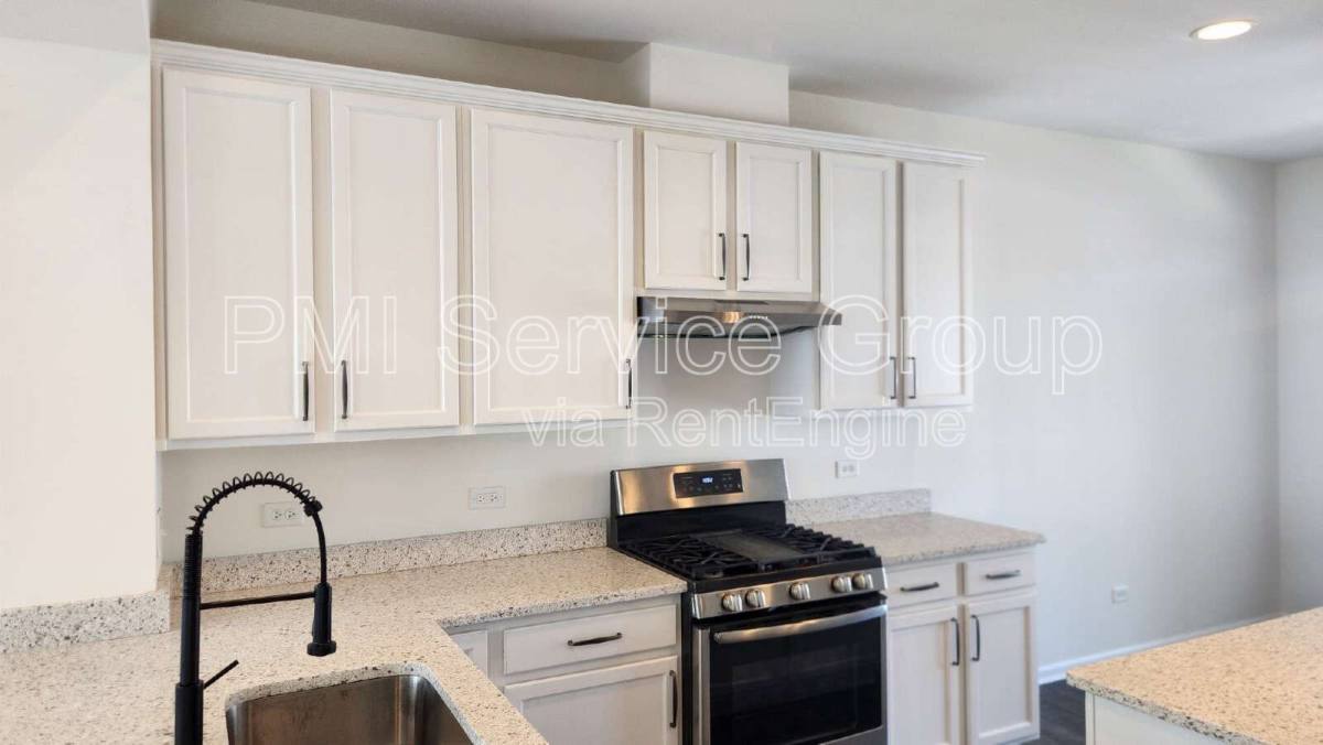Townhouse for rent at 4444 Monroe Court, Naperville, IL 60564
