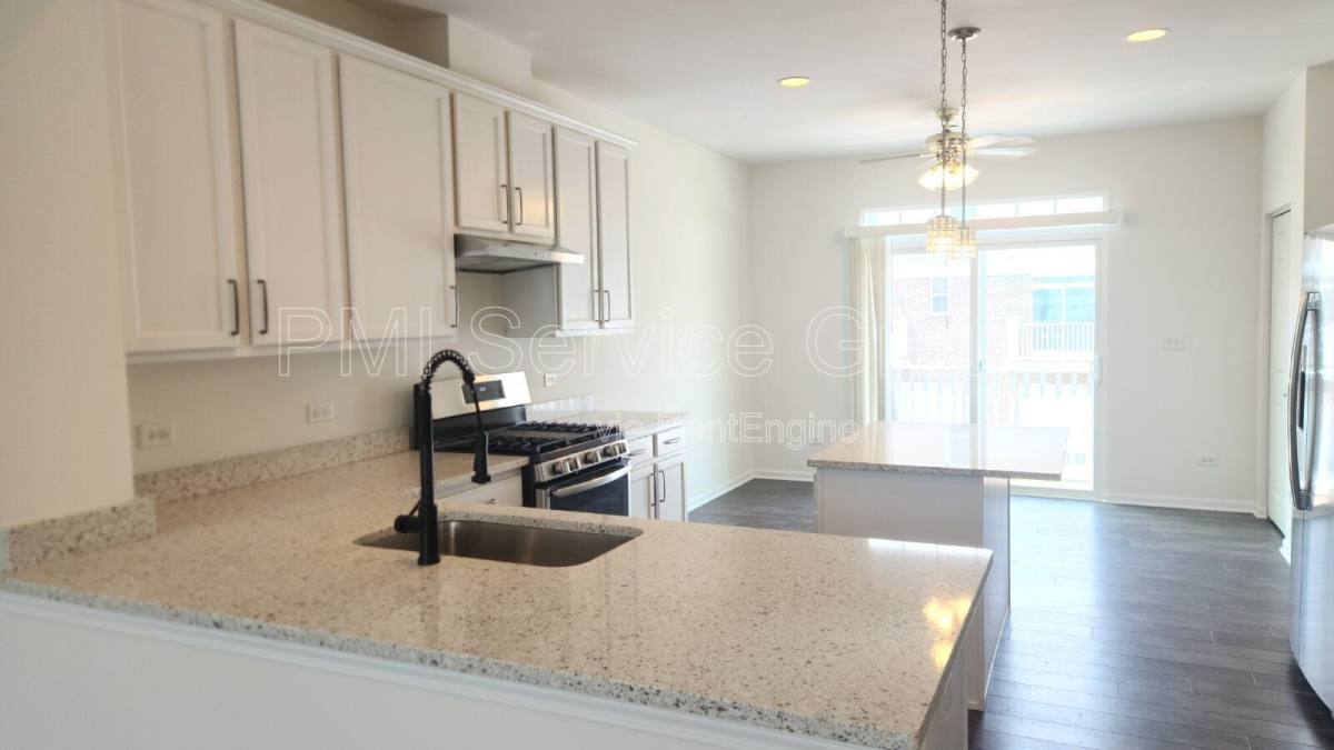 Townhouse for rent at 4444 Monroe Court, Naperville, IL 60564