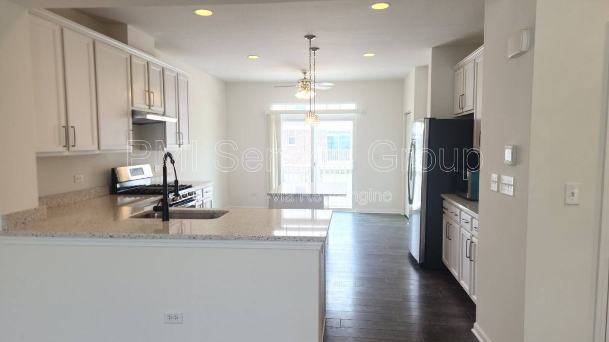 Townhouse for rent at 4444 Monroe Court, Naperville, IL 60564