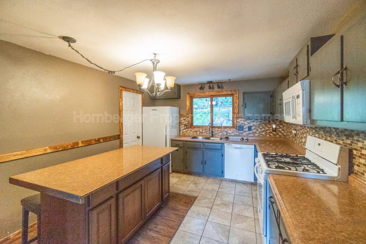 House for rent at 1407 W Spring Lane, Spokane, WA 99218