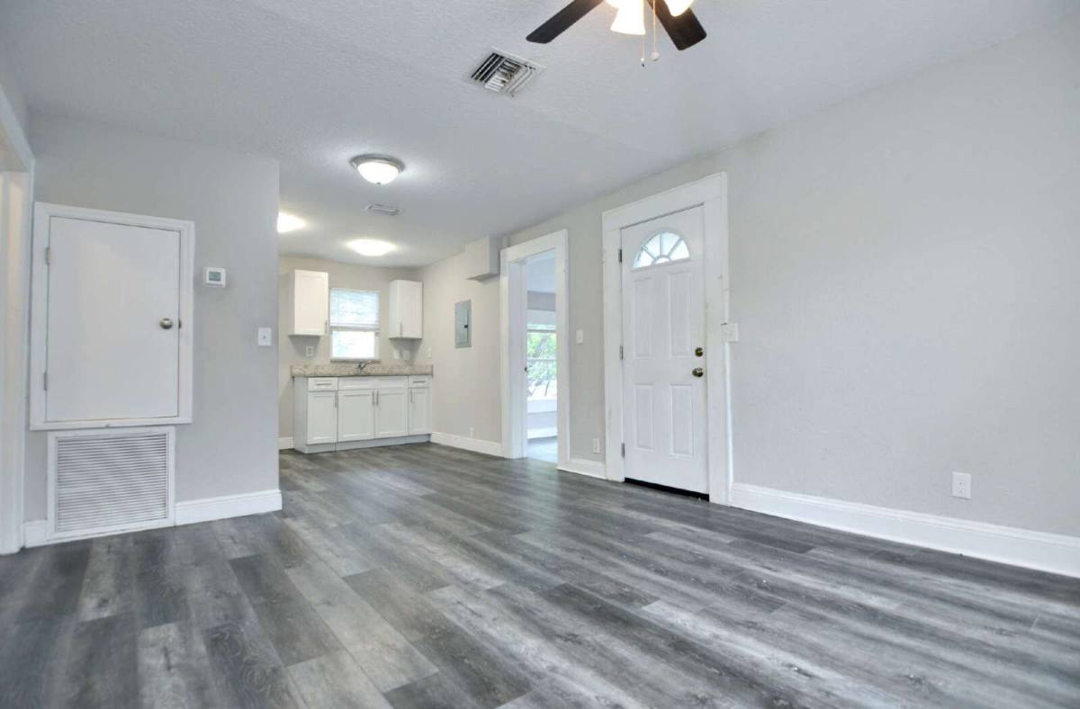 Apartment for rent at 912 Hart St #B, Clearwater, FL 33755